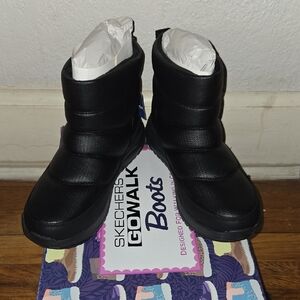 Women's Skechers Go Walk Boots In Size 8